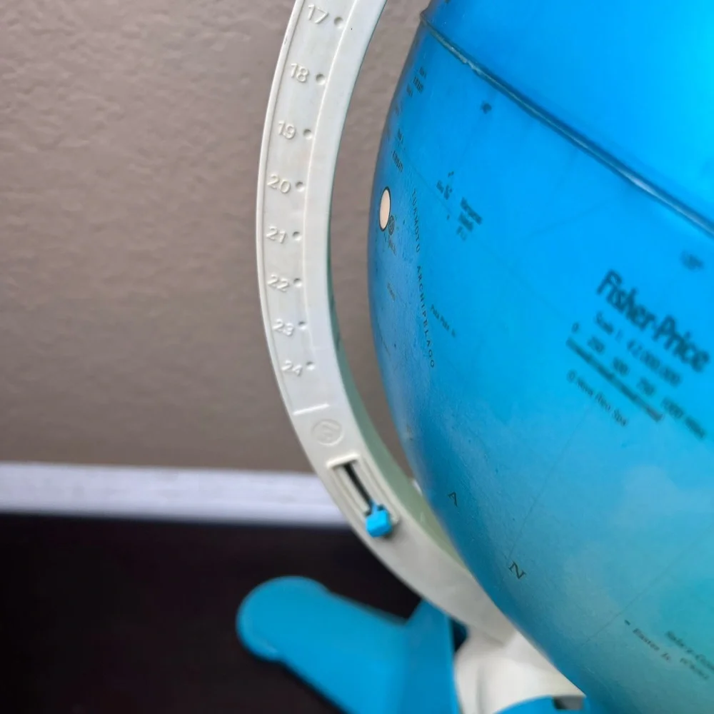 Vintage 1988 Fisher-Price Light-Up Globe with Viewfinder • Illuminated Education